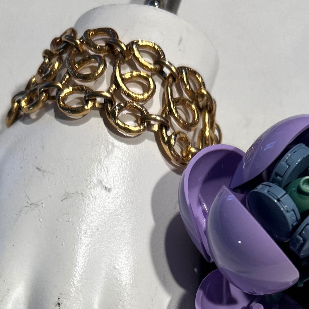 Vintage Gold toned Statement Bracelet - Picture 2 of 6